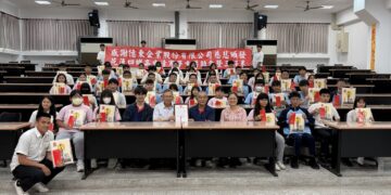 億東企業三好米第三度進入三好校園 頒贈花蓮四維高中清寒獎助金及三好米