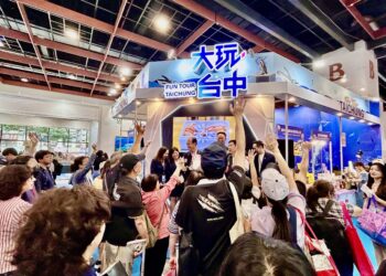 台北旅展「大玩台中館」海洋風吸睛！端午鳳梨酥、雞腳凍買一送一  再抽國外機票