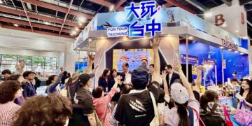 台北旅展「大玩台中館」海洋風吸睛！端午鳳梨酥、雞腳凍買一送一  再抽國外機票