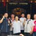 盧秀燕為吳宗憲加油打氣 互贈「無敵鐵金剛」與「憲」字馬克杯