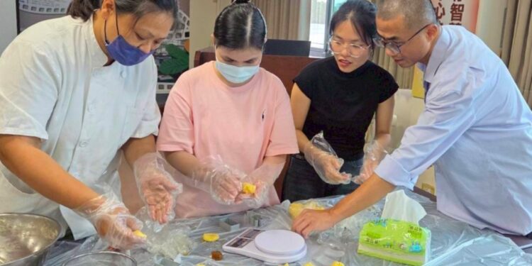 搓芋圓、講台語！太平戶所開辦輔導班  助新住民融入「新」台味