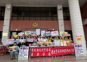 東港警銀聯手阻詐　成功攔阻民眾臨櫃匯款10萬元暨東港警訊