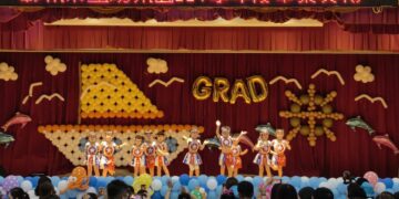 彰化市立幼兒園畢業典禮   市長林世賢逐一頒發畢業證書