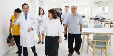 衛福部嘉義醫院迎新任院長陳殷正 攜手市府打造全齡共享健康照護新里程