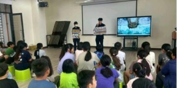 東港警助廟會走失男童團圓