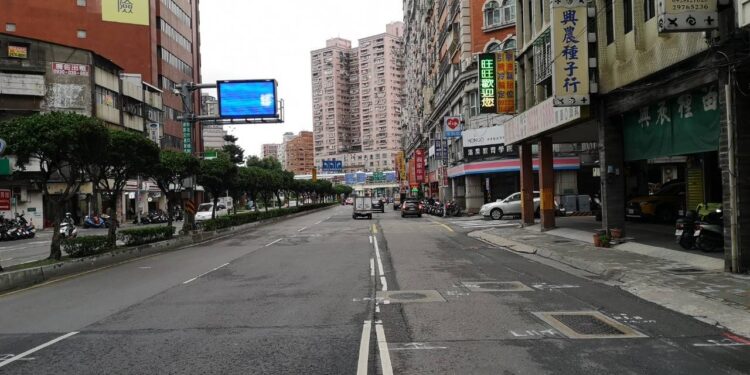 提升道路品質與行車安全！新北養工處9日起陸續辦理八里、三重重要道路夜間銑鋪工程