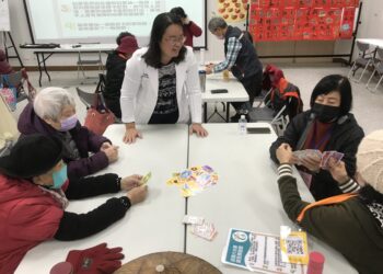 撲克牌桌遊尬4種原民語繪本！南投縣衛生局翻轉老齡衛教 榮獲全國雙料大獎