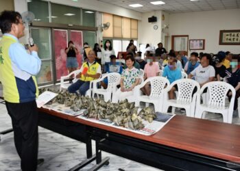 端午節前關懷弱勢 林世賢贈加菜金與愛心粽