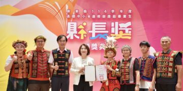 屏東縣114學年度縣長獎頒獎典禮　 337位優秀畢業生獲表揚