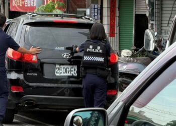 老翁高溫騎車體力不支　公館警暖心護送返家獲感謝暨屏市警訊