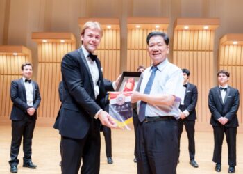 成軍80年的哈佛大學鱷魚合唱團全球巡演　訪台首場登東吳大學獻唱民謠