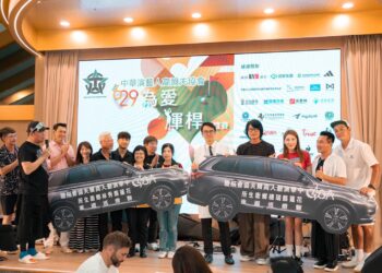 圈內大哥胡瓜力挺！曾國城、巫啟賢攜演藝圈藝人為愛揮桿　中華演藝人高爾夫協會第三屆超過200萬公益送暖