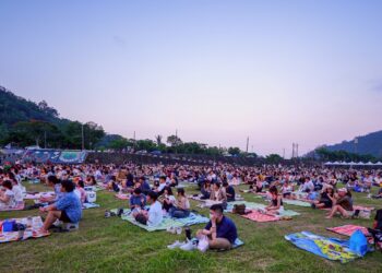 金曲入圍「冰球樂團」唱響卑南!台東最美星空夜擠爆5千人 下週關山換「萬芳」接棒