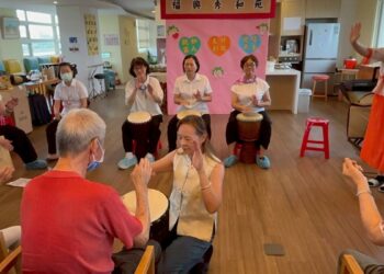 亞太鹿港渡假村公益樂團暖心獻藝  樂聲傳愛福興秀和苑日照中心