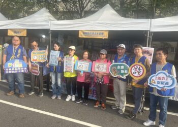 龍舟競渡熱鬧開划 台南市財稅局租稅宣導、反賄選一起上場