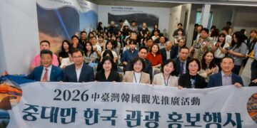 3萬韓人擠爆首爾弘大!中台灣4縣市跨海搶客 珍奶、高美濕地成吸票機