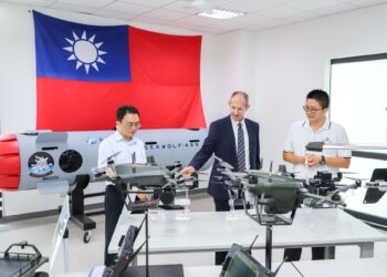 歐洲經貿辦事處谷力哲處長拜會嘉義縣府 尋求無人機產業合作契機