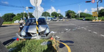 高雄市湖內區自小客車 不慎自撞分隔島交通事故