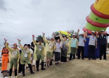 第13屆金廈泳渡熱烈開賽 百組菁英泳挑戰金廈海域 展現體能與精湛泳技