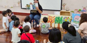 嘉市文化局推嬰幼兒閱讀升級計畫 28場「娃娃故事坊」打造親子共讀時光