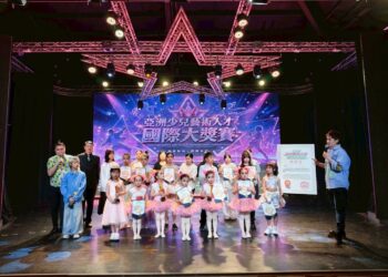 「許雅涵娛樂爆報」宋翊彰（蜻蜓）打造明星夢工廠！蜻飛寶娛樂攜手國際賽事　重量級經紀人親赴台北尋找下一位明日之星