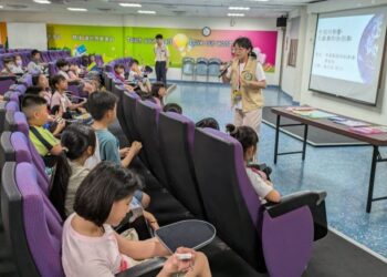 屏東縣替代役男化身隊輔 陪伴學童共度充實暑假