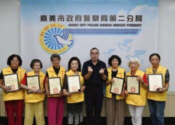 嘉市警二分局表揚7名績優志工 無私奉獻守護社區治安