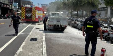 高溫引燃噴漆罐竄火舌　潮警、鐵警聯手迅速化解危機