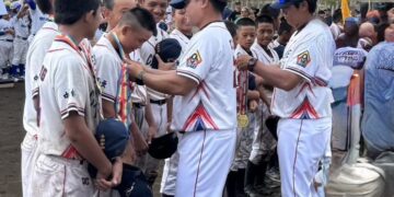 德芙蘭少棒日本IBA國際賽事勇奪冠軍！台中銀保經熱血加碼捐贈休旅車