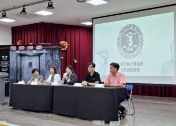 撕下標籤、用愛理解！CCHR嘉義公益講座籲：教育輔導先行，醫療最後介入 跨界專家齊聚《照亮暗處的光》巡迴展 助家長陪伴孩子走出情緒迷宮
