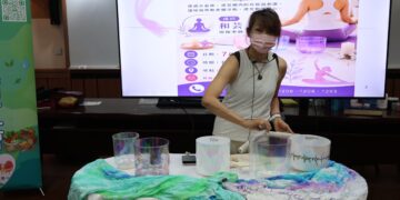水晶缽音療瑜珈走進醫院  助病友舒展身心、找回平靜力量