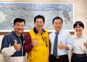 不只會問政，更要陪人民一起找答案 薛兆基打造法律、保險、人生決策三大公益服務團隊　8月12日正式啟動  選民走進服務處，帶來的不一定都是政治問題