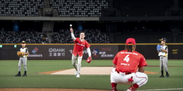 小球員踏上大巨蛋紅土築夢 遠雄攜手「大學長」應援