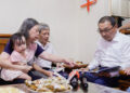 照顧寄養童小立長達六年劉陳淑滿與劉仙珍母女見證跨國收養溫馨情