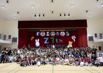 花女儀隊成果發表會吸睛  空軍海軍共襄盛舉