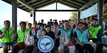 海保署攜手海生館推動硨磲貝復育 花蓮石梯坪展開瀕危海洋生物放流行動