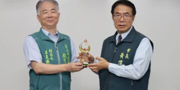 臺南市健康深耕再獲肯定!健康促進學校全國賽表現亮眼 市長黃偉哲肯定教育團隊努力成果