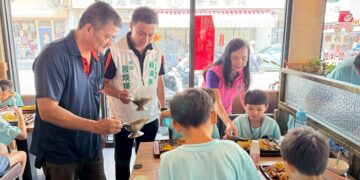 影音/暖心延續第四年  八大家具筆哥招待家扶兒享用排餐