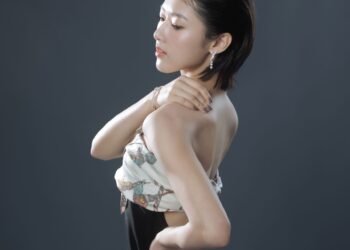 「最貴新人」?!首部電影就入圍北影 何曼希超過600萬行頭華麗登場 妙回:是最珍貴!
