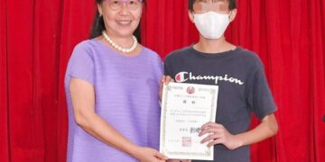 父母入獄子女不放棄！紅心字會劉曉蘋理事長頒發向日葵獎助學金   助心納家庭子女翻轉人生