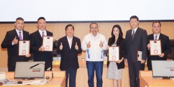新北公車服務品質評鑑優等業者獲表揚 侯友宜籲落實路口安全