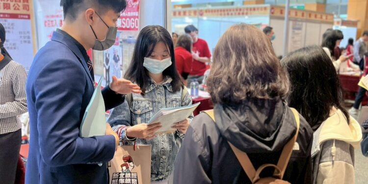 新北市就業博覽會7月24日登場 51家指標企業釋出逾2300個職缺