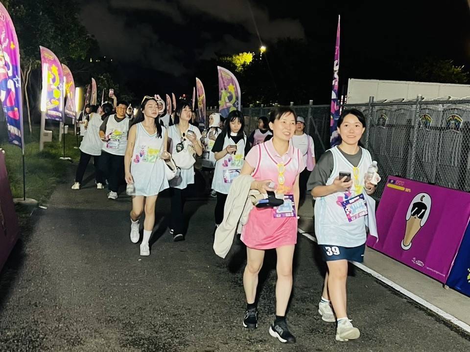兔瓏夜跑讓跑者在歡樂氛圍中盡情釋放壓力。