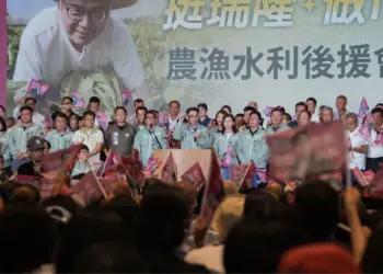 偏藍系統也表態了！賴瑞隆挾44個農漁水利會等支持　地方人士曝政治意義