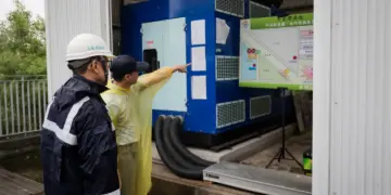 豪雨狂炸高雄!賴瑞隆連跑3地勘災 喊「治水沒有終點」