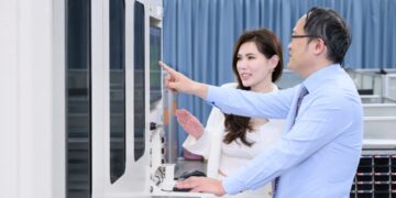 玻璃基板掀產業熱潮 翔緯光電布局TGV檢測應用