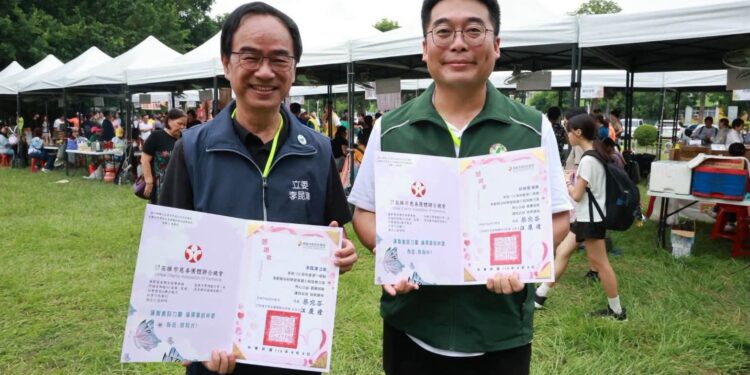 仁武大社鳥松大樹區議員邱俊憲參與助學愛心滿滿，不讓家境困難的孩子孤單
