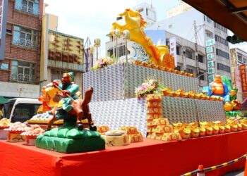 嘉義「輪普」城隍廟熱鬧揭幕 首亮相兩千萬打造「金馬奔騰躍諸羅」