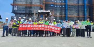 高雄市勞工局舉辦高氣溫熱危害預防宣導觀摩會  推廣工地降溫與飲水休息措施