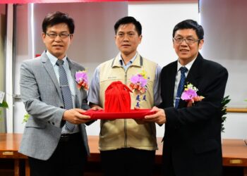 汪冠宏轉任花農校長　洪進源接任頭城家商校長
